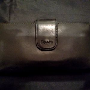 Woman's trifold wallet